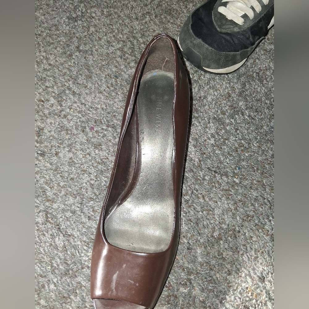 Nine West Chocolate Peep-Toe Heels Sz 8 Kitten Heel